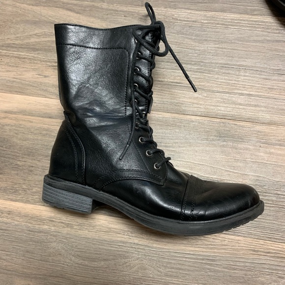 Women’s black boots size 7.5 - Picture 2 of 8